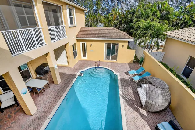 $885,000 | 6802 Houlton Circle, Lake Worth, FL 33467