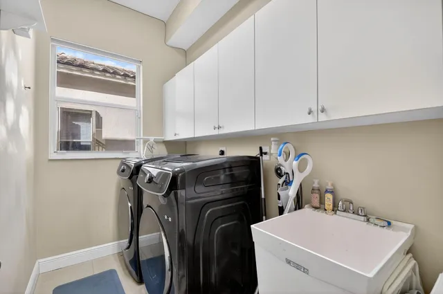 $885,000 | 6802 Houlton Circle, Lake Worth, FL 33467