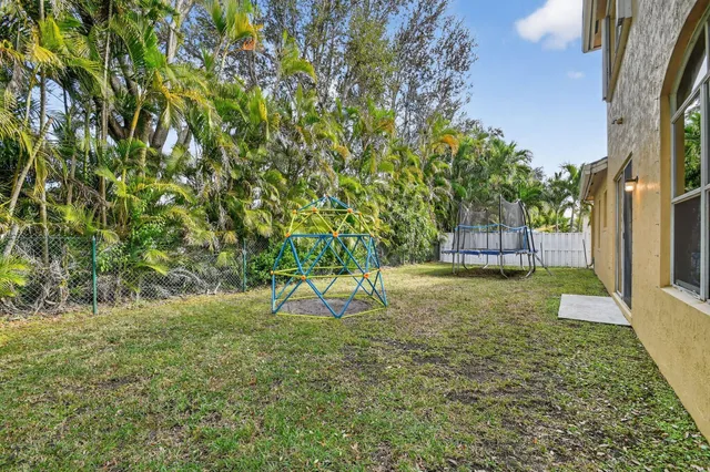 $885,000 | 6802 Houlton Circle, Lake Worth, FL 33467