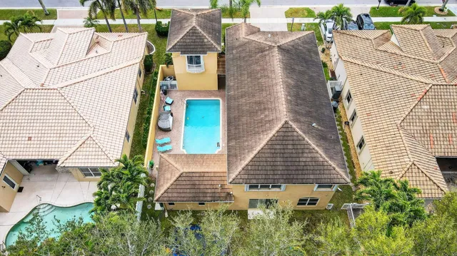 $885,000 | 6802 Houlton Circle, Lake Worth, FL 33467
