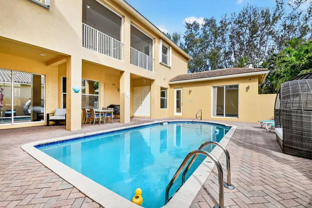 $885,000 | 6802 Houlton Circle, Lake Worth, FL 33467