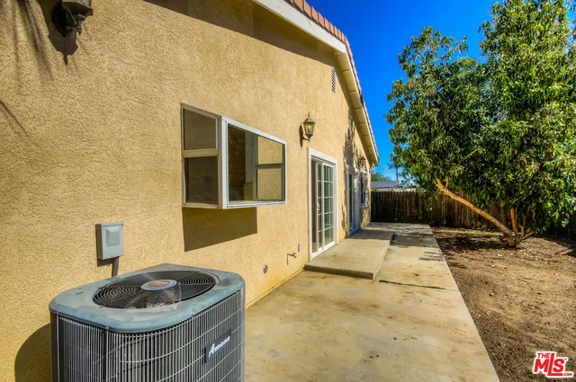 $4,150 | 18718 Lanark Street, Reseda, CA 91335