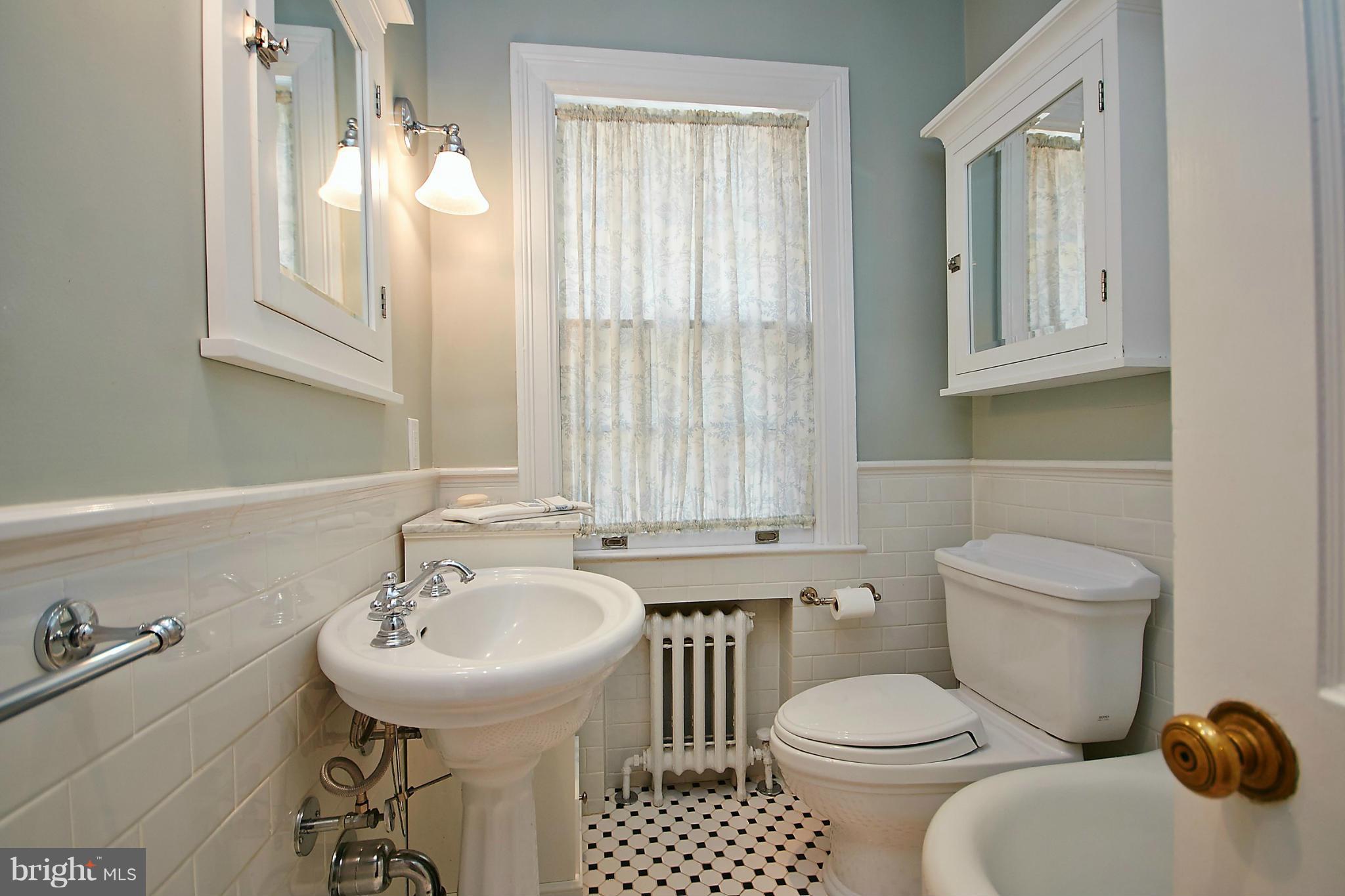 3800 Chesterbrook Road Arlington, VA 22207 - Photo 14 of 30 Bath