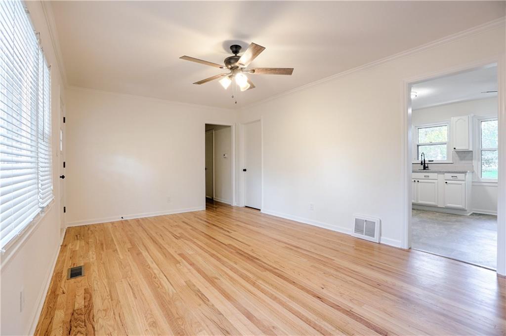 8804 East 59 Terrace Raytown, MO 64133 - Photo 4 of 24