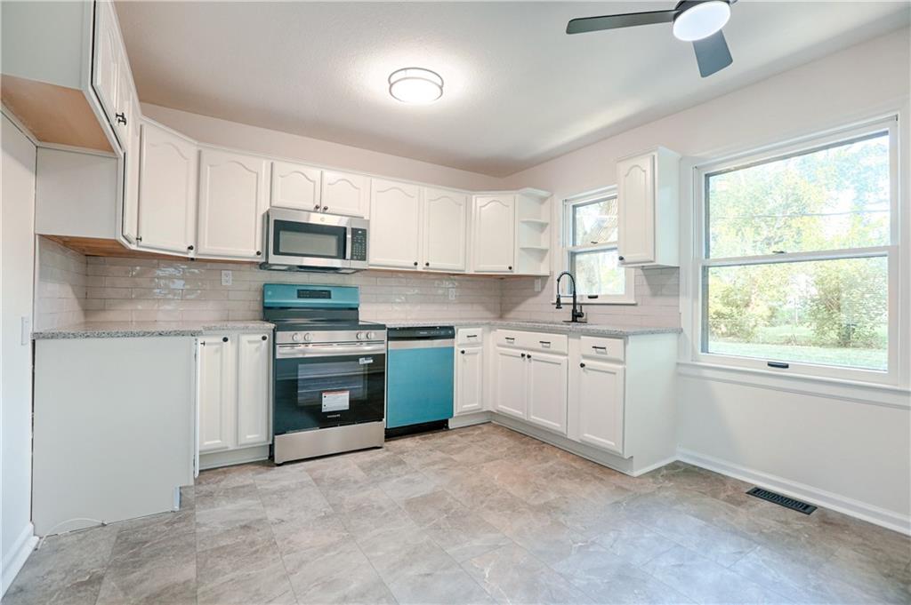 8804 East 59 Terrace Raytown, MO 64133 - Photo 7 of 24