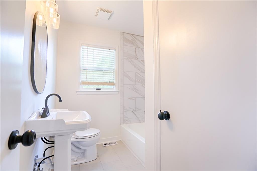 8804 East 59 Terrace Raytown, MO 64133 - Photo 10 of 24