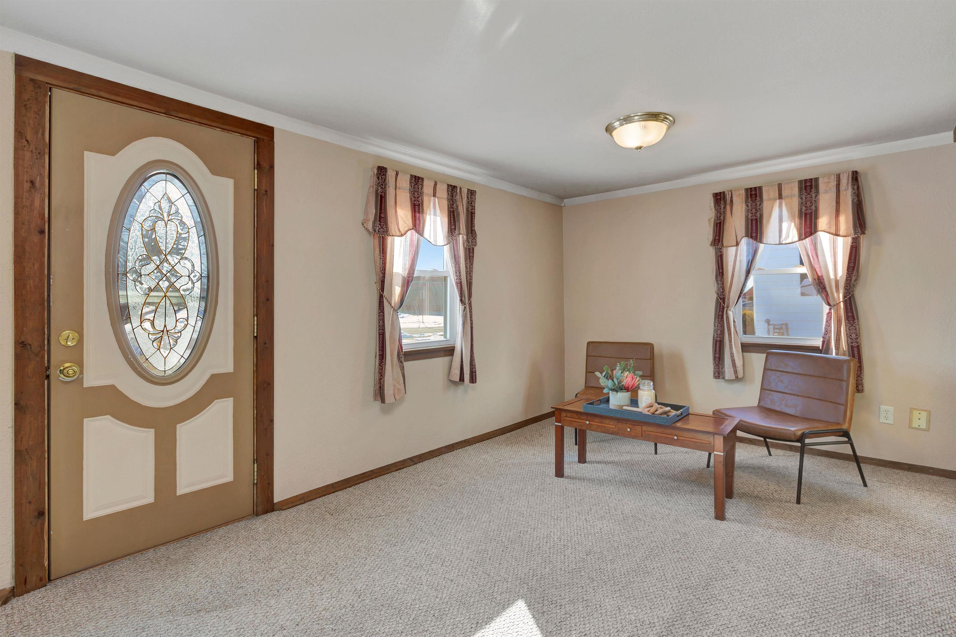 228 Allen Avenue Oshkosh, WI 54901 - Photo 5 of 15