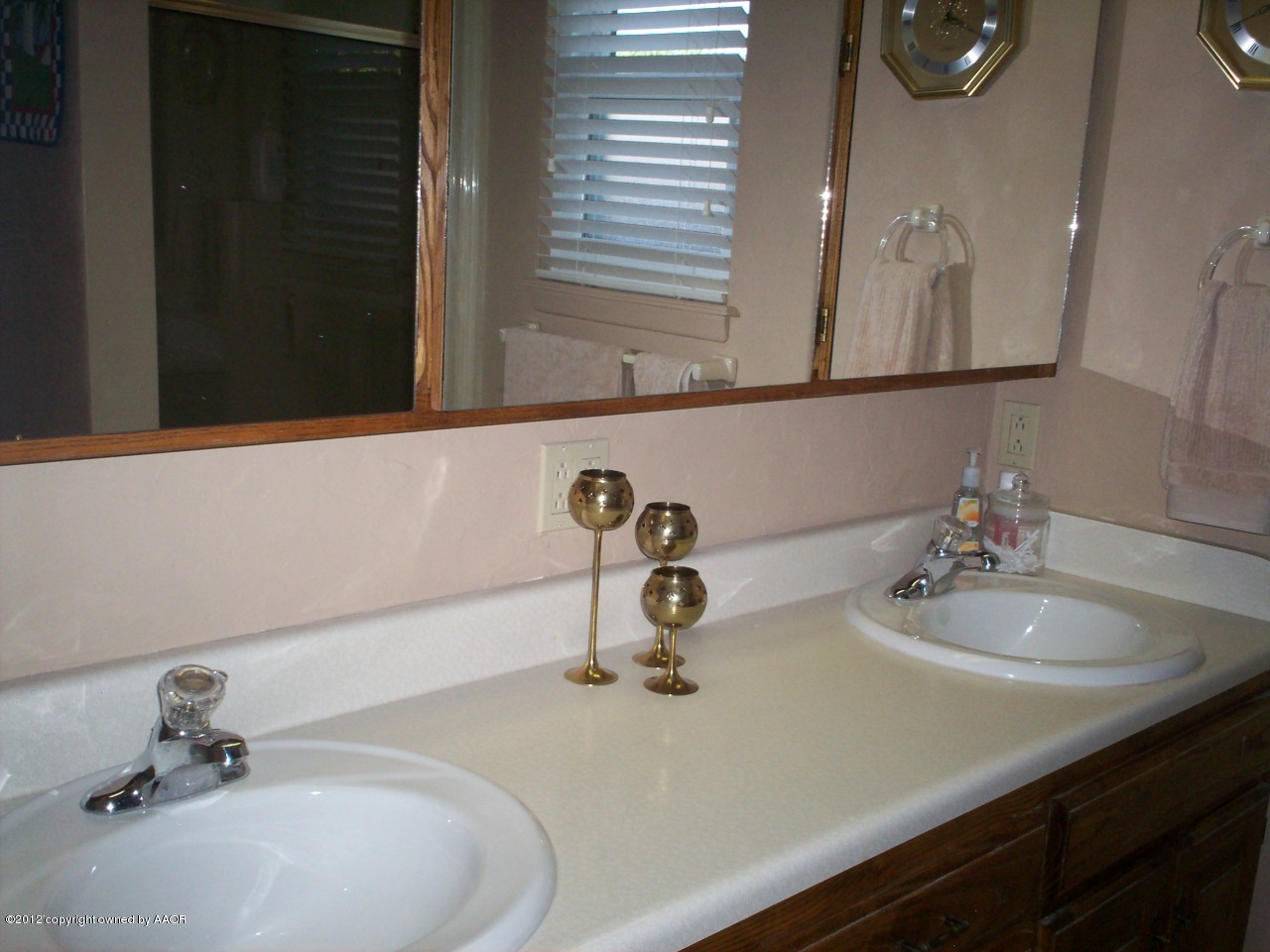 6020 Hanson Road Amarillo, TX 79106 - Photo 17 of 39 main bath