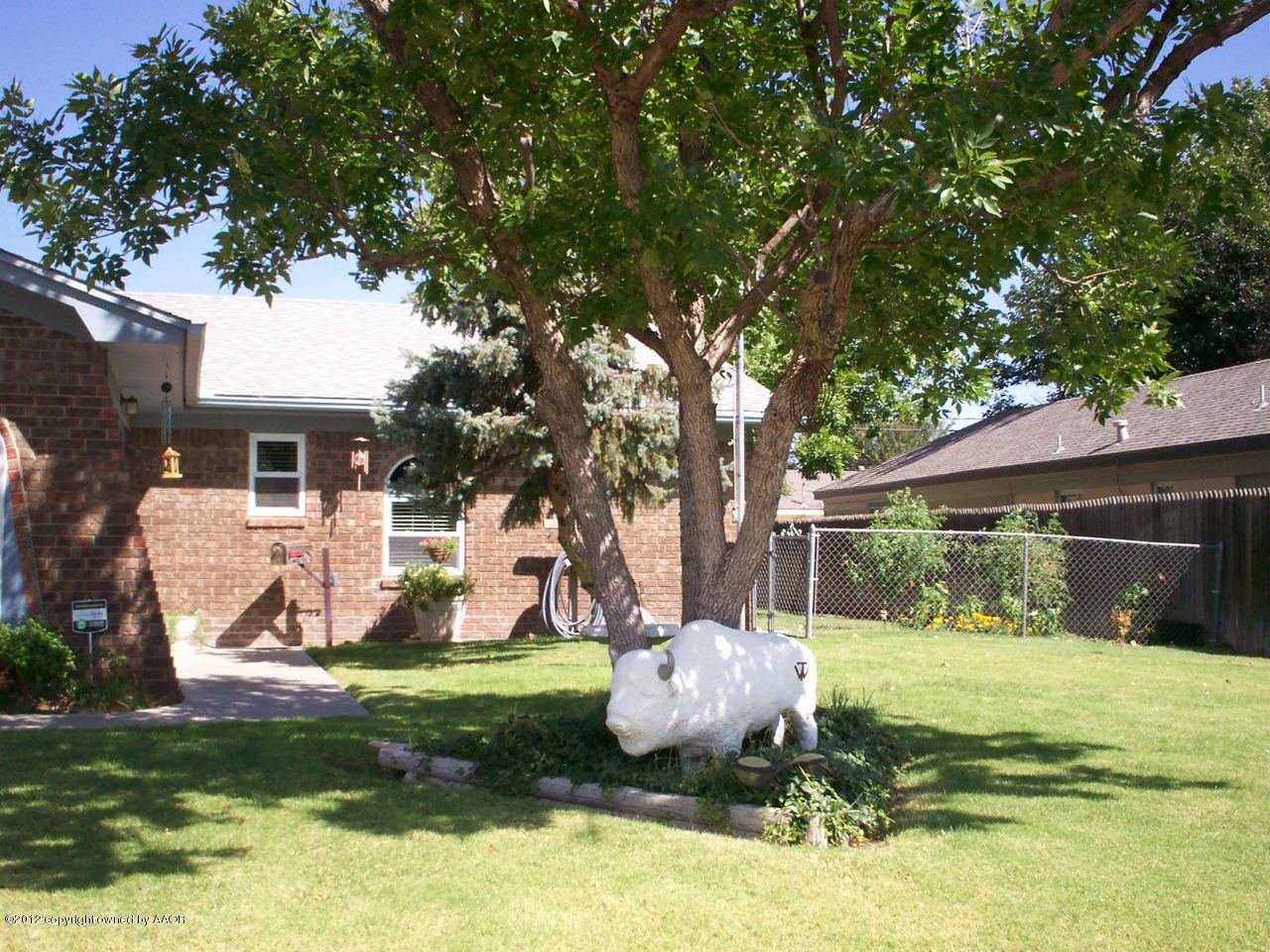 6020 Hanson Road Amarillo, TX 79106 - Photo 3 of 39 front lawn