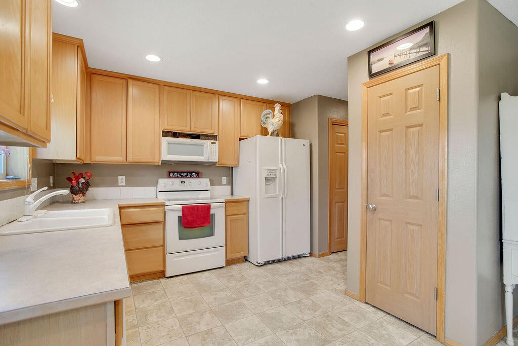 393 Center Ridge Drive Culver, OR 97734 - Photo 17 of 36 mmayphoto-2123-mmayphoto-2129