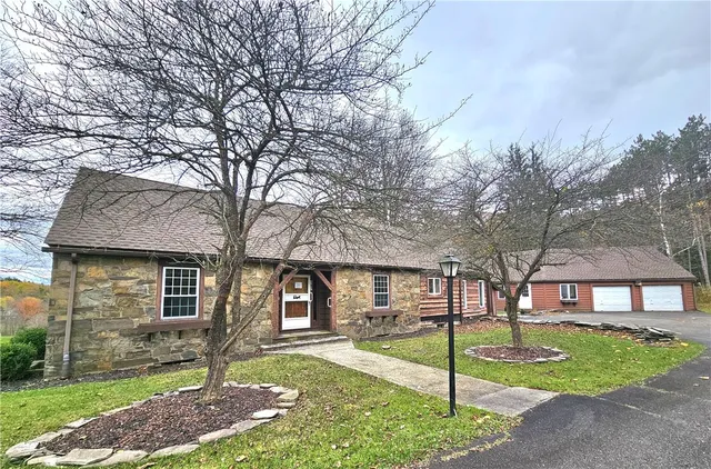 $349,900 | 147 West Hill Road, Big Flats, NY 14903