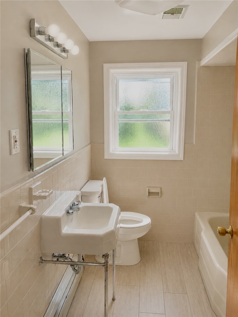 48 Madeleine Avenue Woonsocket, RI 02895 - Photo 12 of 21