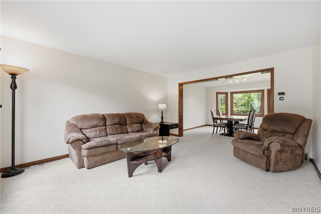 44 Baron Court Amherst, NY 14068 - Photo 7 of 46