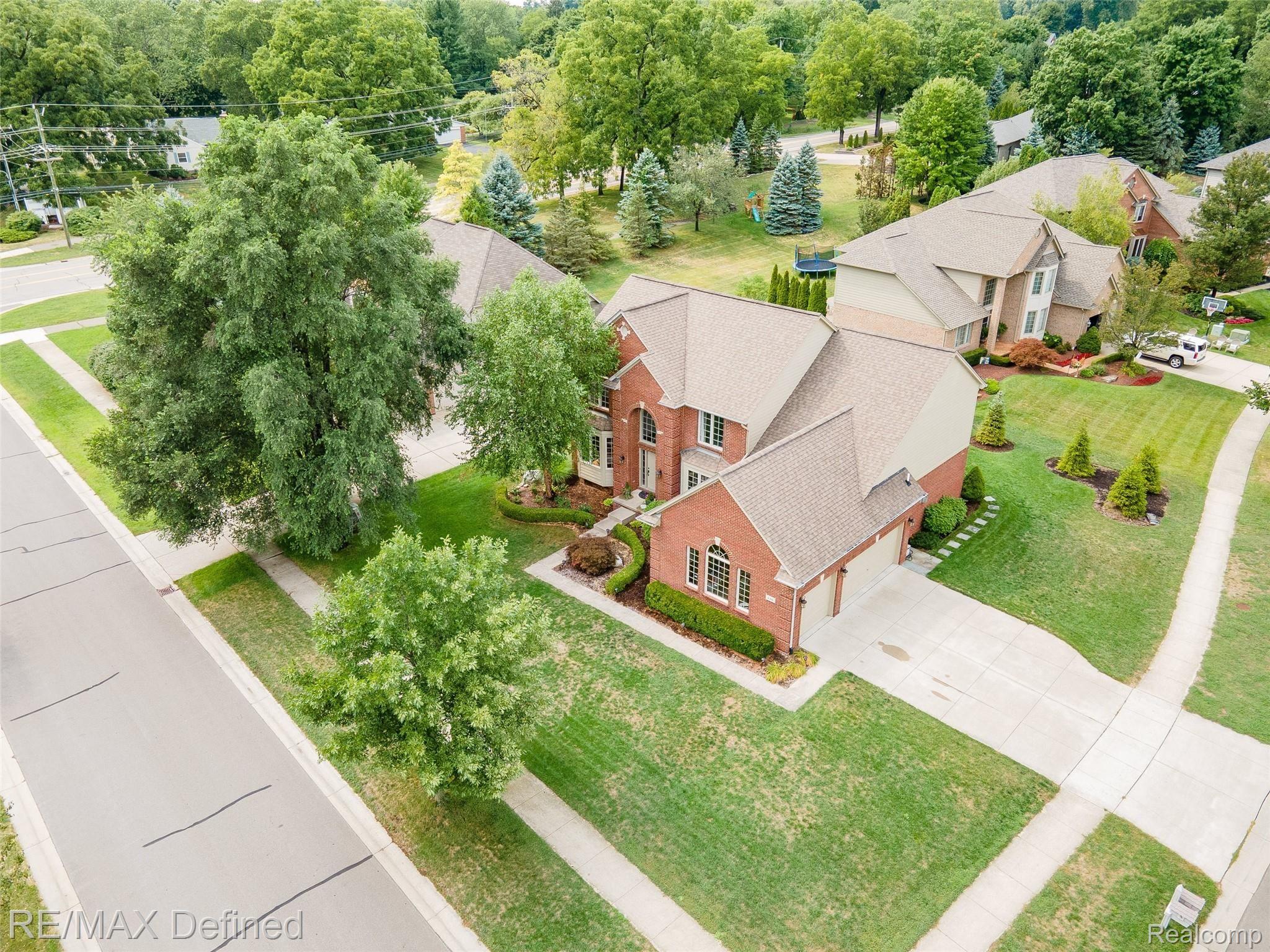 116 Scarborough Lane Rochester, MI 48306 - Photo 5 of 53 116-Scarborough-Ln-1.jpg
