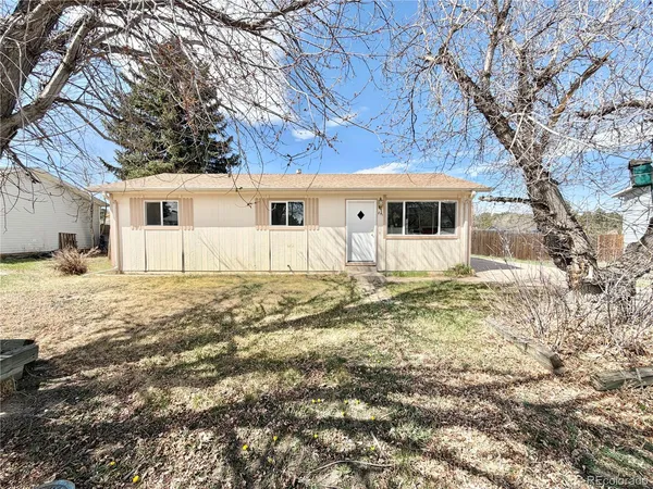 $1,795 | 811 South Chestnut Street, Elizabeth, CO 80107