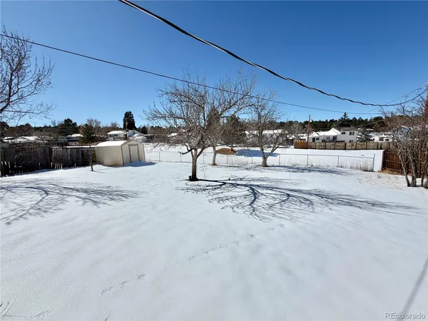 $1,795 | 811 South Chestnut Street, Elizabeth, CO 80107