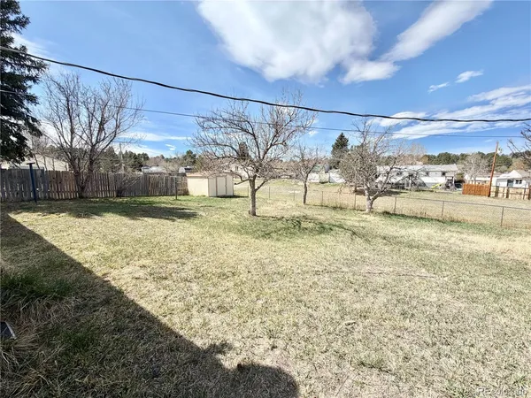 $1,795 | 811 South Chestnut Street, Elizabeth, CO 80107