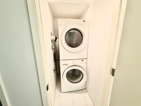 $1,129 | 2750 Holly Hall Street, Unit 504, Houston, TX 77054