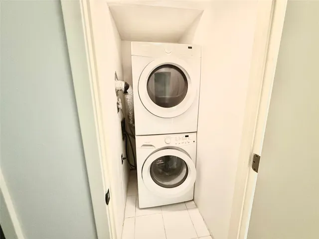 $1,250 | 2750 Holly Hall Street, Unit 504, Houston, TX 77054