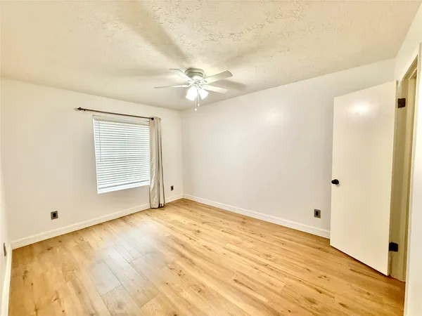 $1,129 | 2750 Holly Hall Street, Unit 504, Houston, TX 77054
