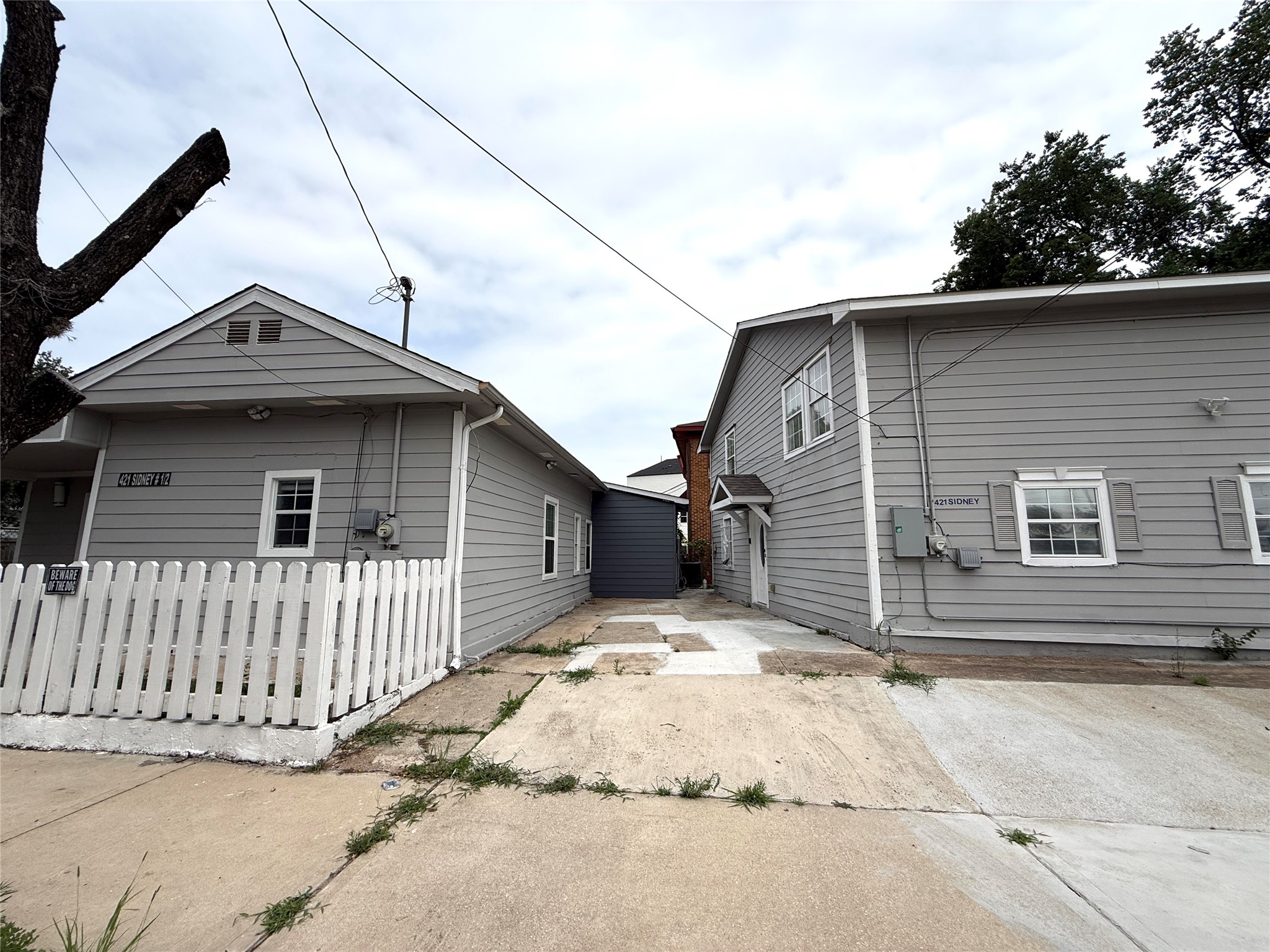 421 Sidney Street, Unit 1 Houston, TX 77003 - Photo 2 of 20 2 units. Total 2572 sqft