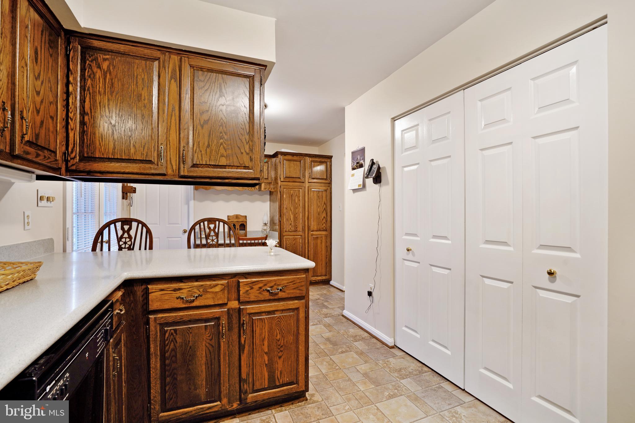 10905 Quimby Point Lane Reston, VA 20191 - Photo 8 of 36 Gallery Image 8