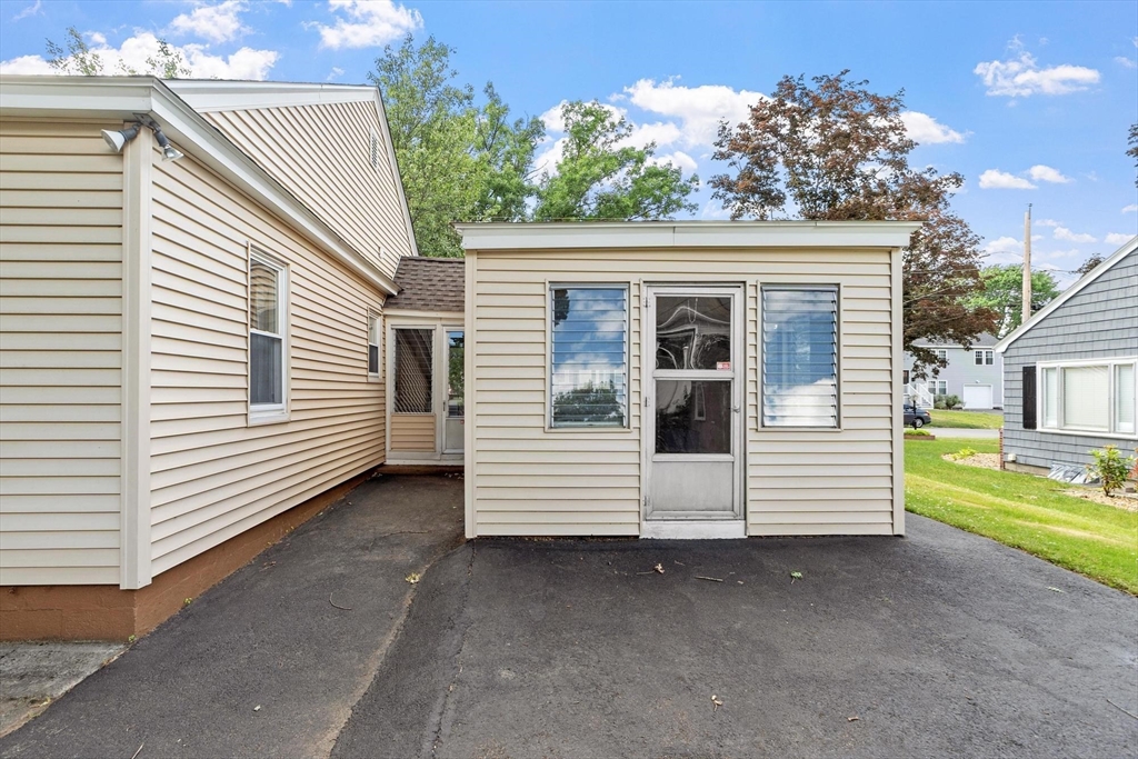 48 Chickering Street Lawrence, MA 01843 - Photo 35 of 38