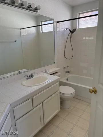 $2,300 | 275 Calliope Drive, Henderson, NV 89074