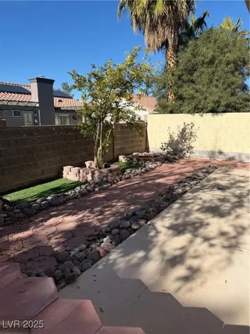 $2,300 | 275 Calliope Drive, Henderson, NV 89074
