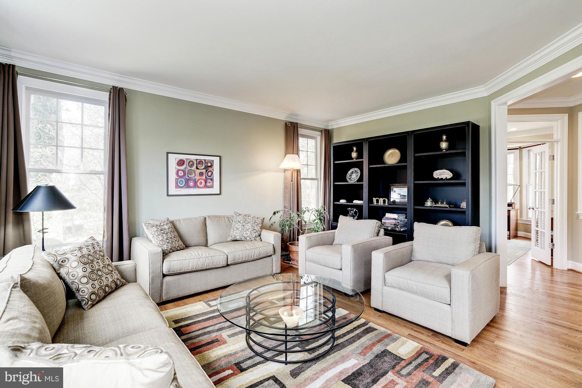1829 Kirby Road McLean, VA 22101 - Photo 3 of 30 LIVING ROOM WITH DUAL ENTRY
