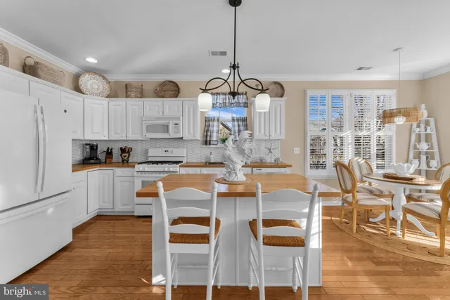 $525,000 | 12 Meadowbrook Alley, Barnegat, NJ 08005