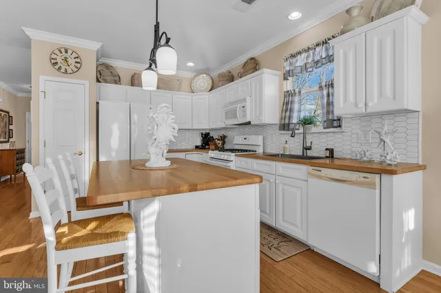 $525,000 | 12 Meadowbrook Alley, Barnegat, NJ 08005