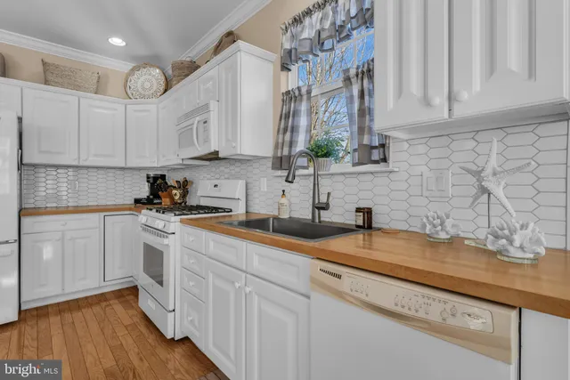 $525,000 | 12 Meadowbrook Alley, Barnegat, NJ 08005