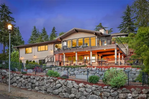 $1,650,000 | 10960 39th Avenue Southwest, Seattle, WA 98146