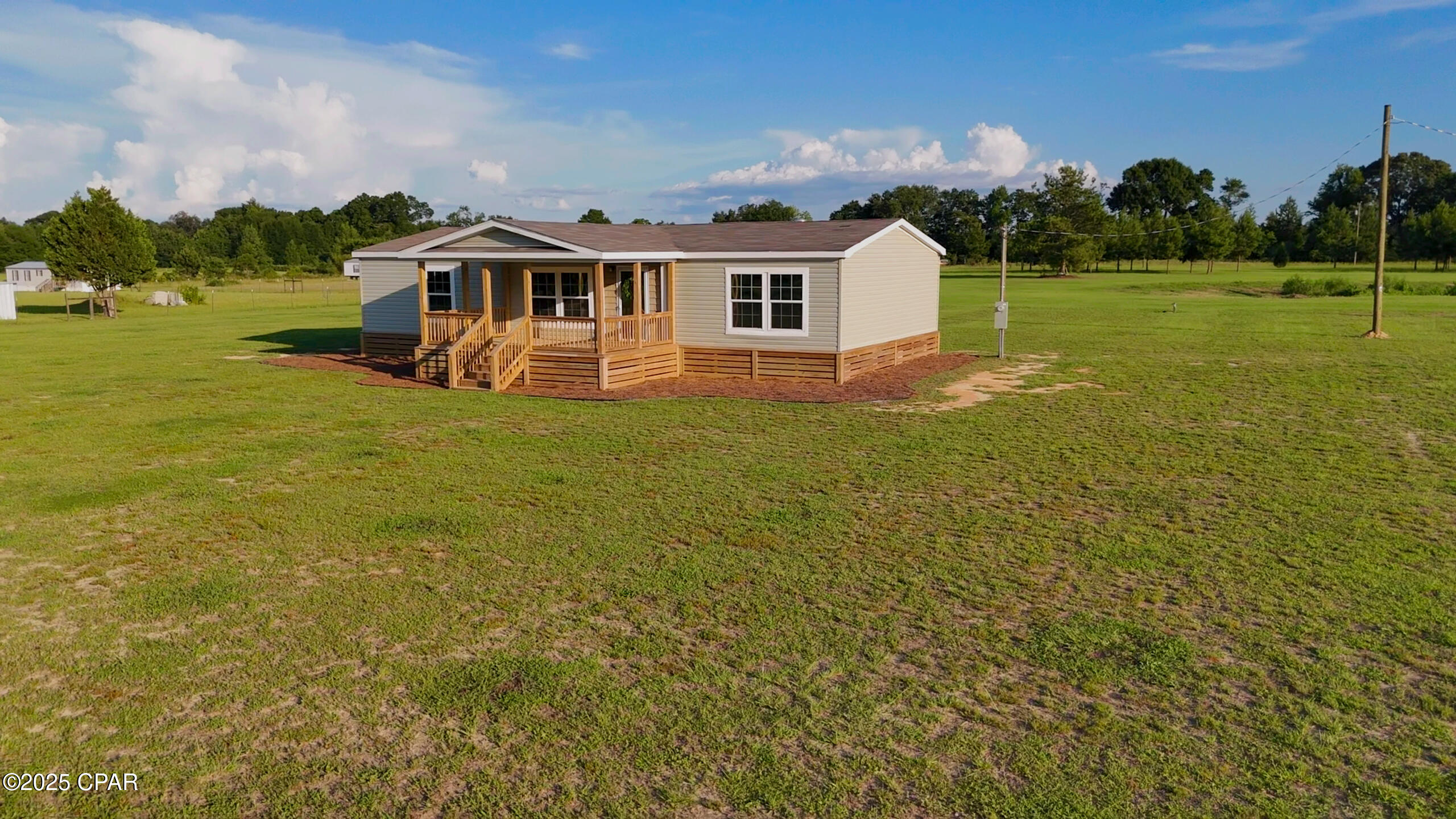 6815 Welcome Church Road Grand Ridge, FL 32442 - Photo 3 of 23