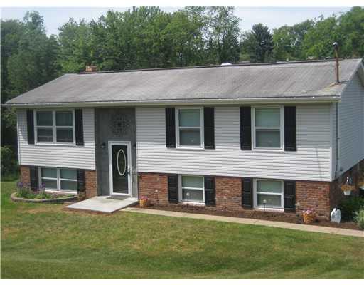 416 Nike Road Coraopolis, PA 15108 - Photo 1 of 18 Exterior Front.