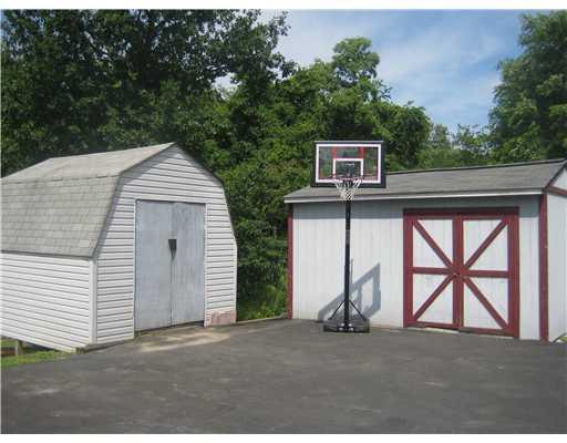 416 Nike Road Coraopolis, PA 15108 - Photo 15 of 18 Exterior Back.
