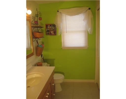416 Nike Road Coraopolis, PA 15108 - Photo 10 of 18 Full Bath. Full bath clean and freshly painted. Tub shower on the right.