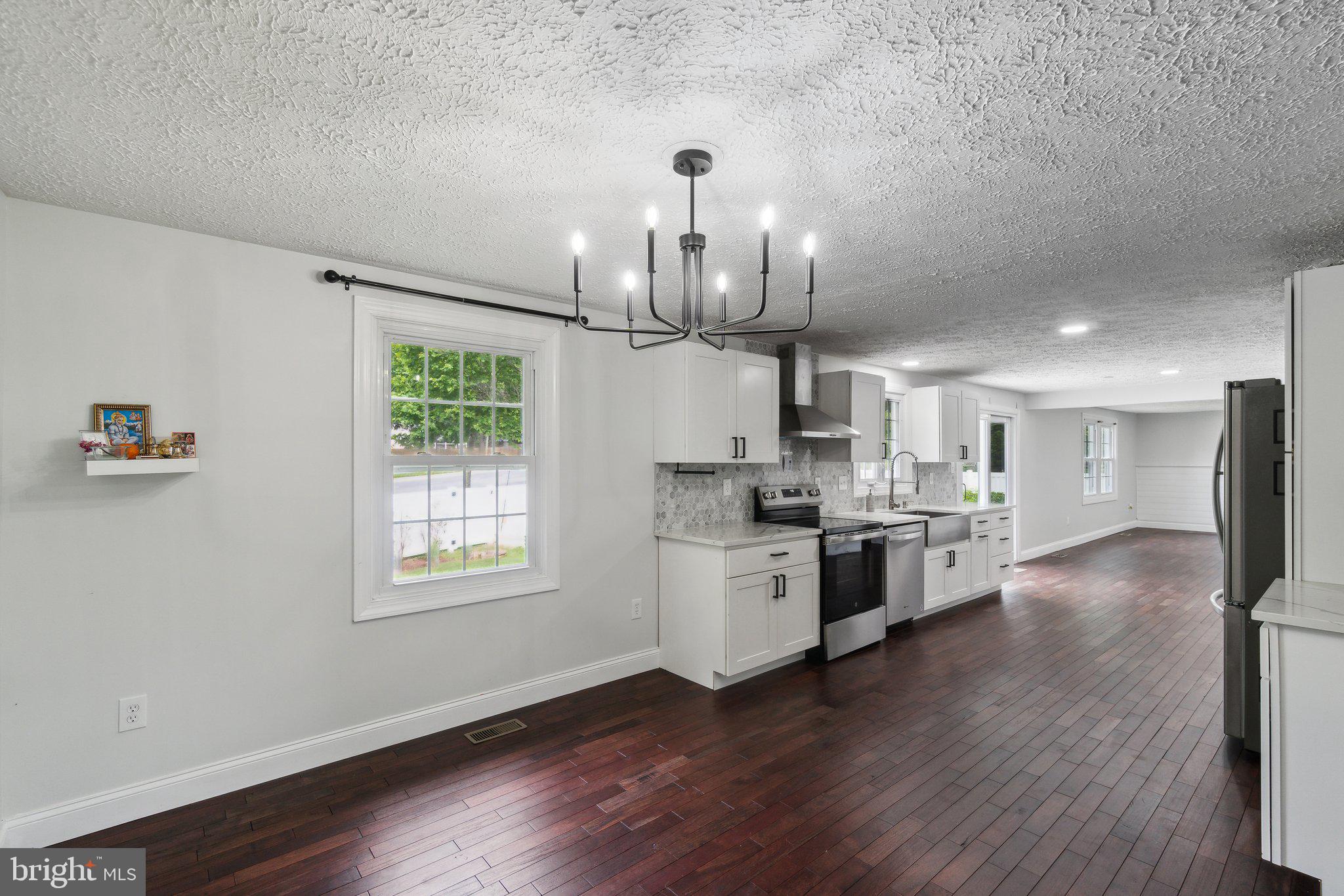 18905 Perrone Drive Germantown, MD 20874 - Photo 4 of 37