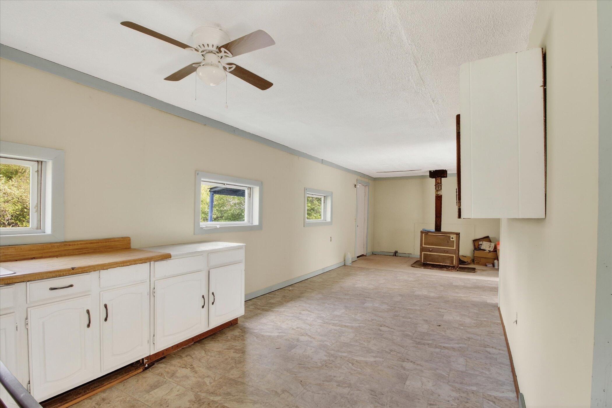 18426 14 Mile Road Leroy, MI 49655 - Photo 5 of 40 12-104-N-Andrea-Ln-St-Louis-Windowstill