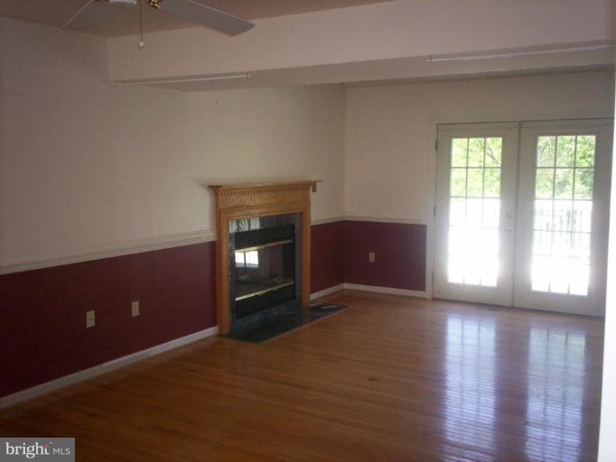 1450 Canterbury Road Front Royal, VA 22630 - Photo 9 of 21 Living Room