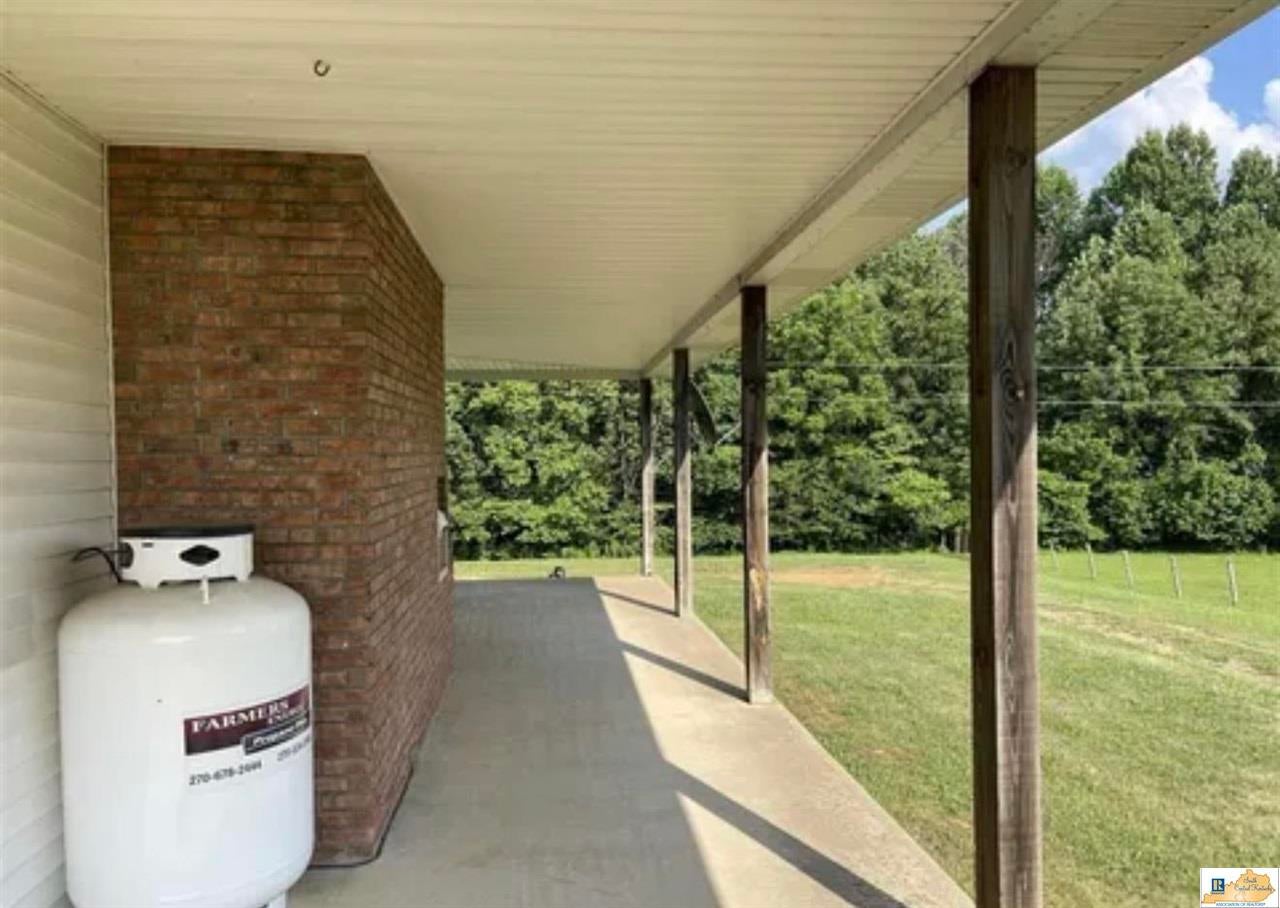 942 Ramey Road Edmonton, KY 42129 - Photo 10 of 31 Gallery Image 10