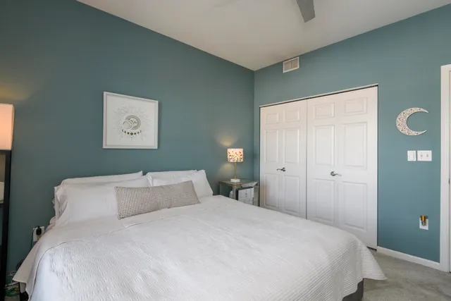 $230,000 | 3930 South Lake Drive, Unit 302, St. Francis, WI 53235