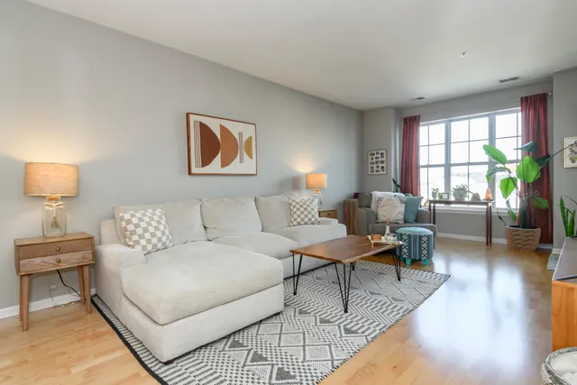 $230,000 | 3930 South Lake Drive, Unit 302, St. Francis, WI 53235