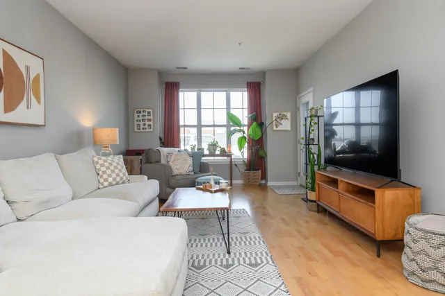 $230,000 | 3930 South Lake Drive, Unit 302, St. Francis, WI 53235