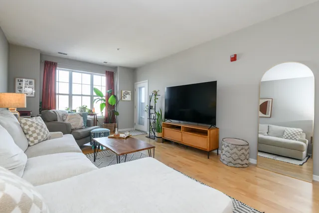 $230,000 | 3930 South Lake Drive, Unit 302, St. Francis, WI 53235