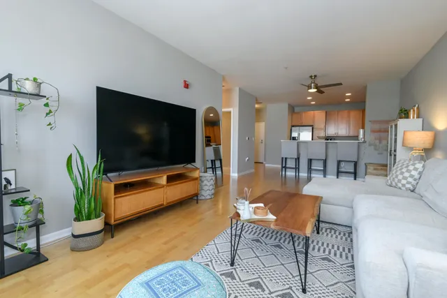 $230,000 | 3930 South Lake Drive, Unit 302, St. Francis, WI 53235