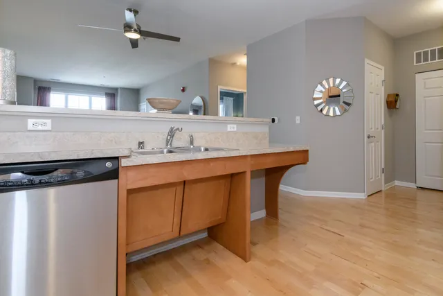 $230,000 | 3930 South Lake Drive, Unit 302, St. Francis, WI 53235