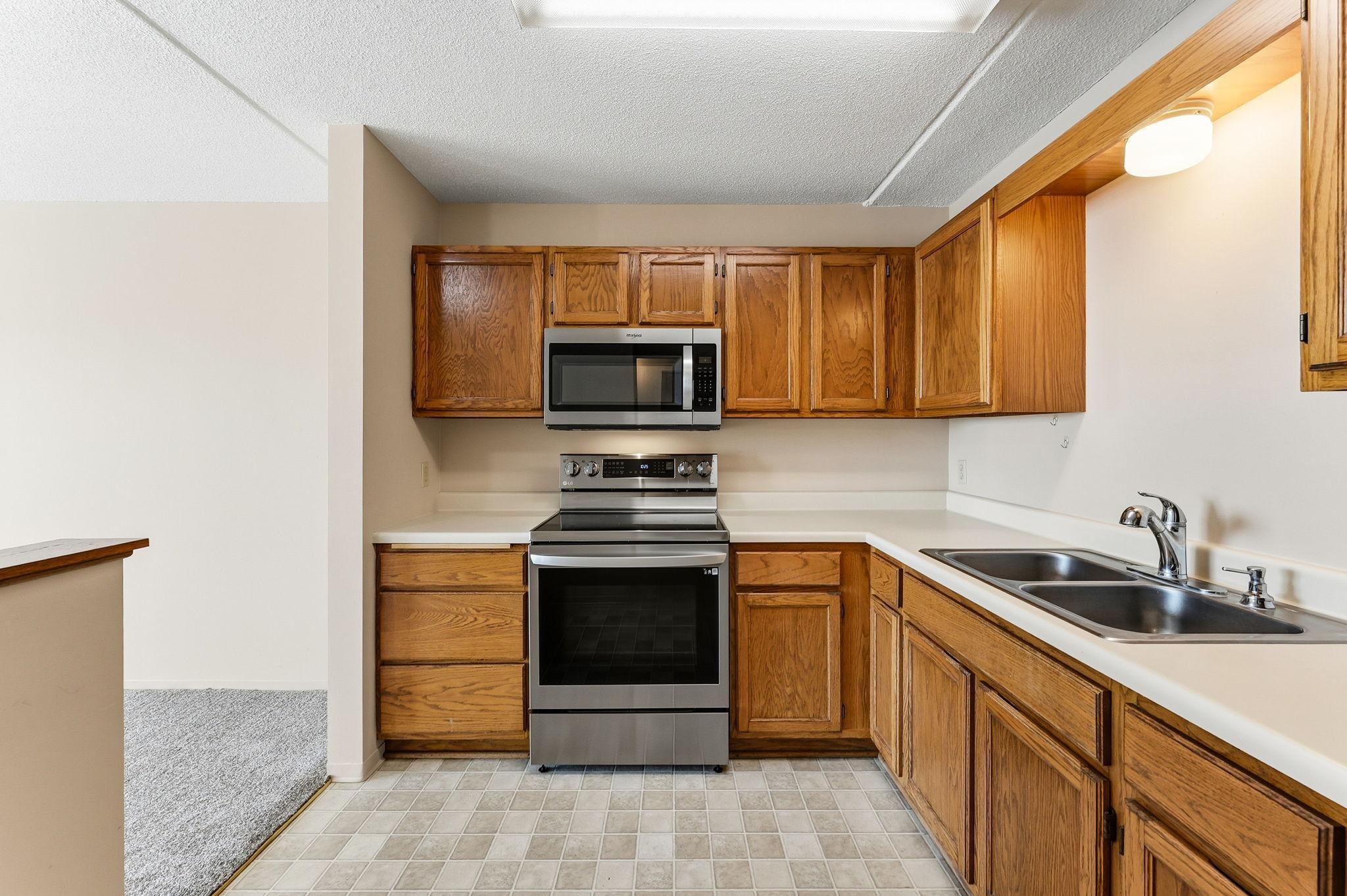 2601 Kenzie Terrace, Unit 425 St. Anthony, MN 55418 - Photo 5 of 23