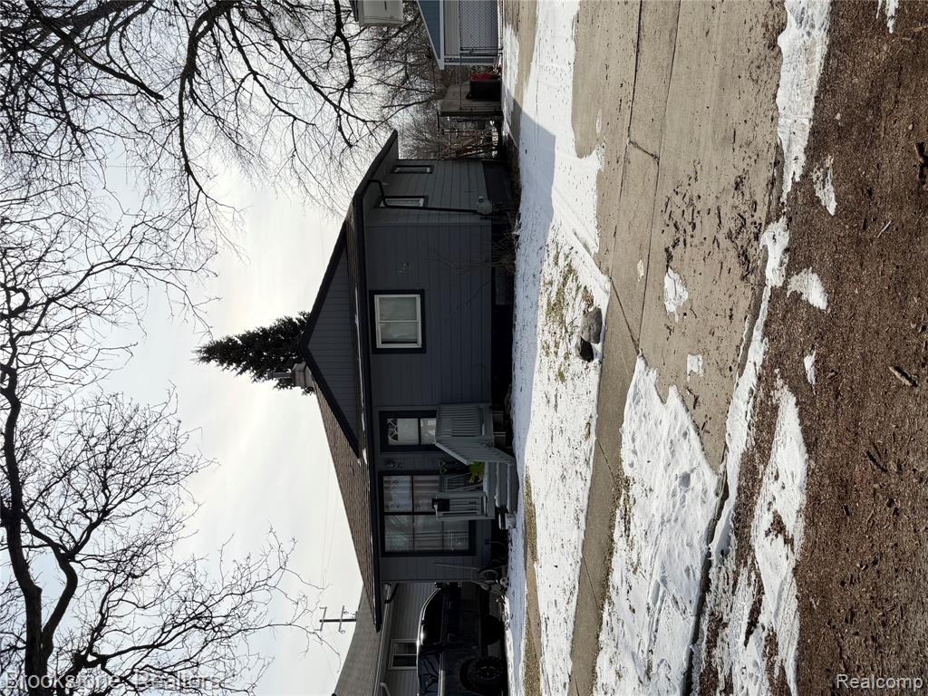 29 West Rutgers Avenue Pontiac, MI 48340 - Photo 2 of 2